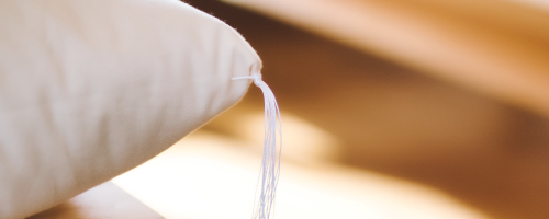 四隅の房の糸は絹100%を使用しています